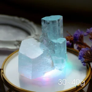 超光透亮六面柱海蓝宝原矿30~40g (随机出货)