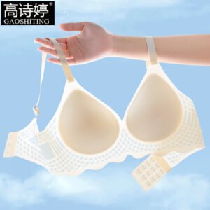 3D立体无痕舒适胸衣：为您带来全方位的舒适体验。3D Seamless Comfort Bra: Bringing You All-Round Comfort Experience.