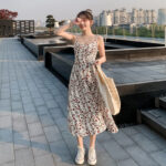 3色碎花连衣裙：舒适轻盈，优雅垂感，日常穿搭。Floral Dress in 3 Colors: Comfortable and Lightweight, Elegant Draping, Daily Wear