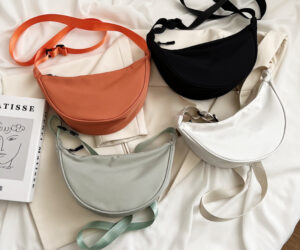 4色尼龙单肩斜挎包 | 防水耐用，日常通勤必备